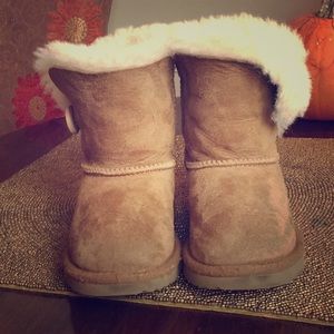 UGG USA 9